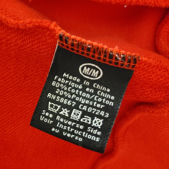 Ecko Red Sweater. Marc Ecko Size Medium - Picture 4 of 5